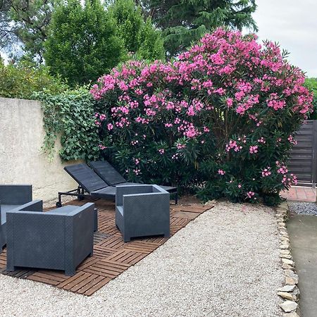 Au Coeur De La Pinede De 1 A 4 Personnes Villa Langlade Exteriör bild