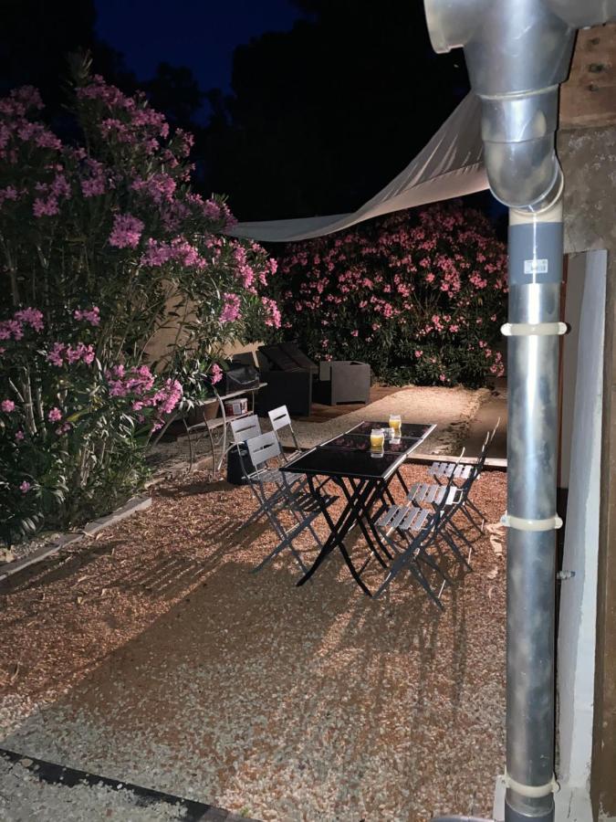 Au Coeur De La Pinede De 1 A 4 Personnes Villa Langlade Exteriör bild